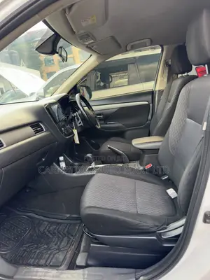 Mitsubishi Outlander 2012 White