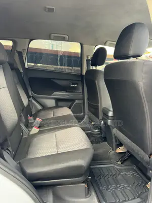 Mitsubishi Outlander 2012 White