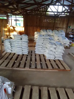 Broiler Feeds (Starter Crumbs and Finisher Pellets)