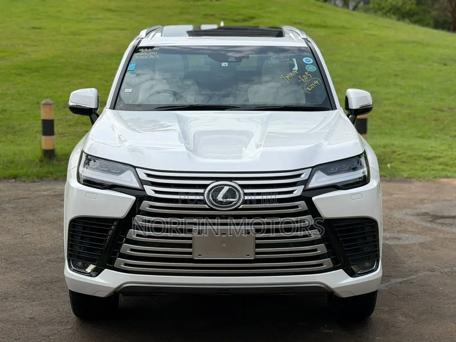 Lexus LX LX 600 2022 White
