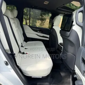 Lexus LX LX 600 2022 White