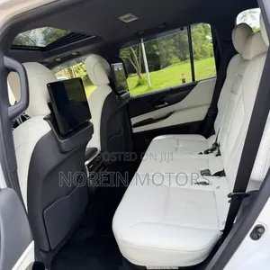 Lexus LX LX 600 2022 White