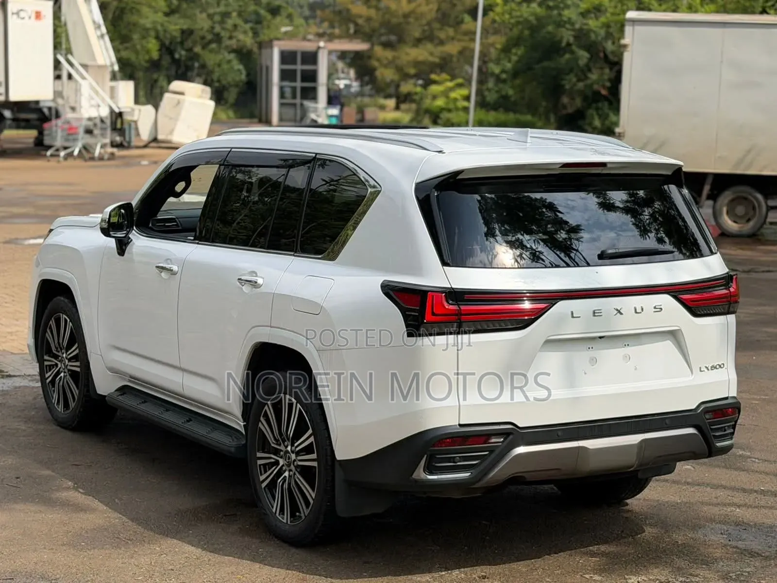 Lexus LX LX 600 2022 White