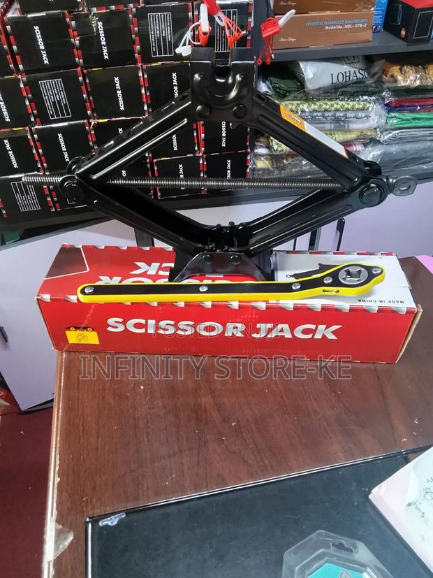 High Quality Car Jack With A Wrench - main view