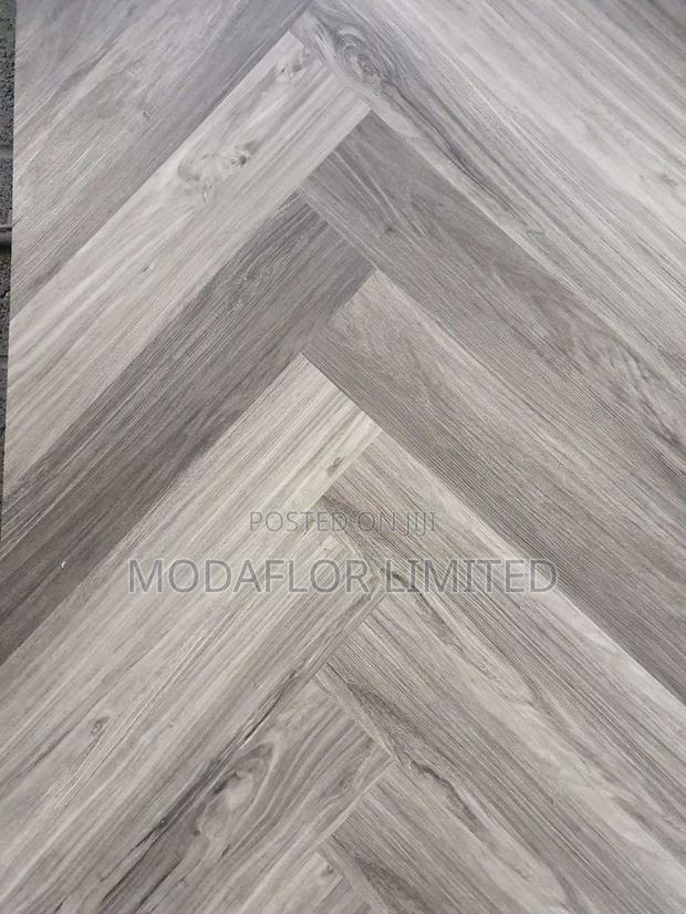 SPC Herringbone Flooring for Luxury Waterproof Modern Interiors Use