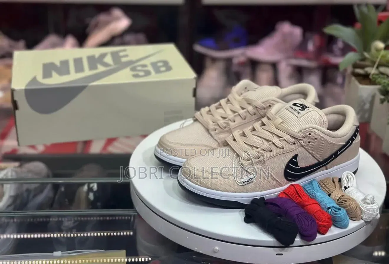 Nike Sb Dunk Low”Pro Pearl White Fossil “
Quality Leather Sneakers