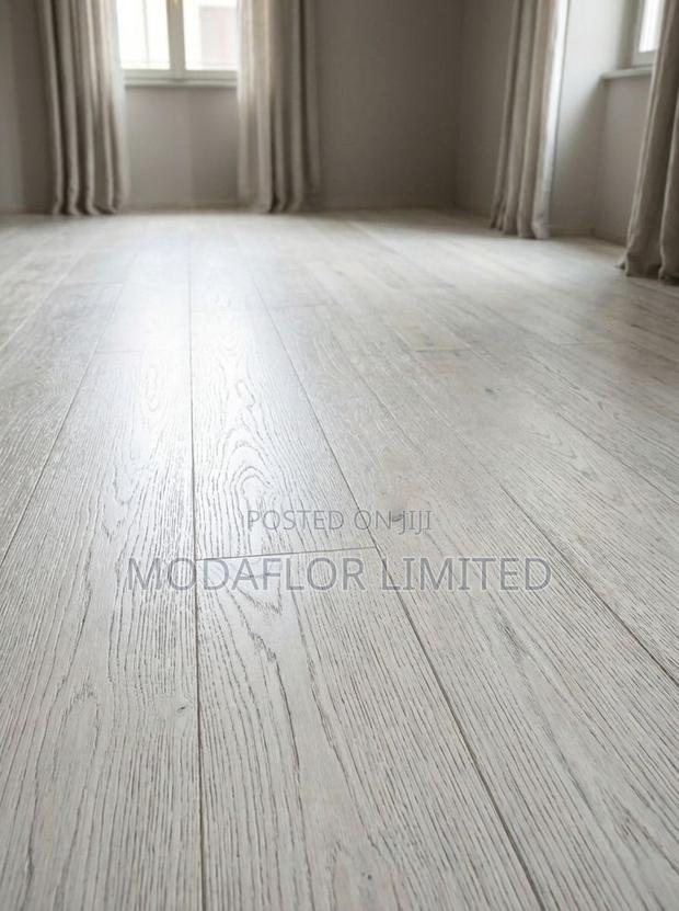Laminate Floor Boards for Bedrooms, Living Rooms and Offices Use