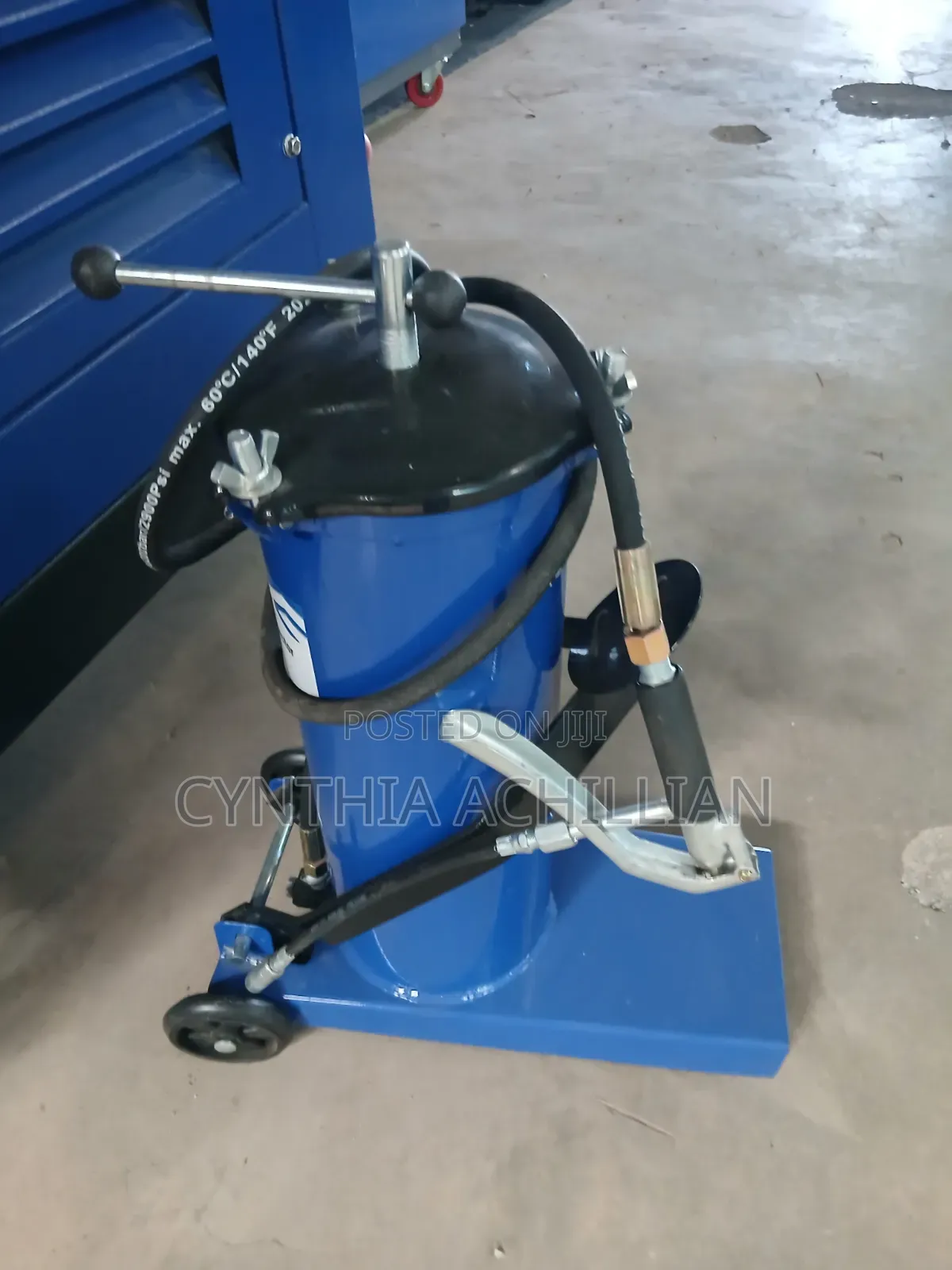 Manual Grease Bucket