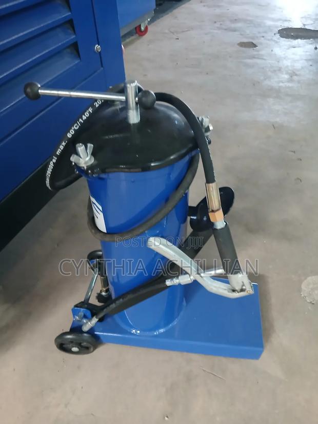 Manual Grease Bucket