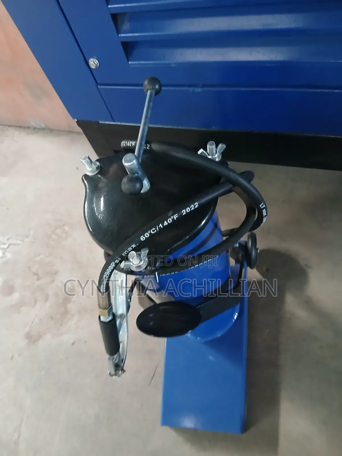 Manual Grease Bucket