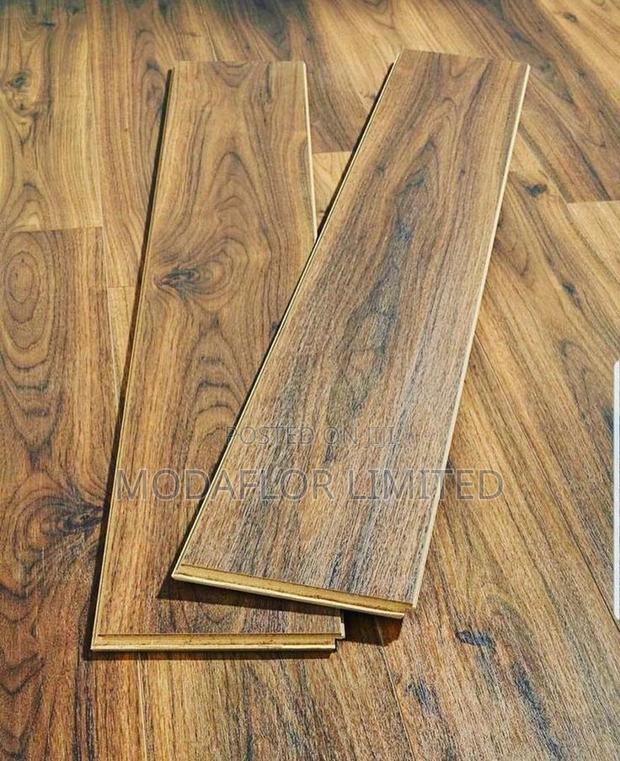 Laminate Flooring Boards for Comfortable and Elegant Floor Design Use