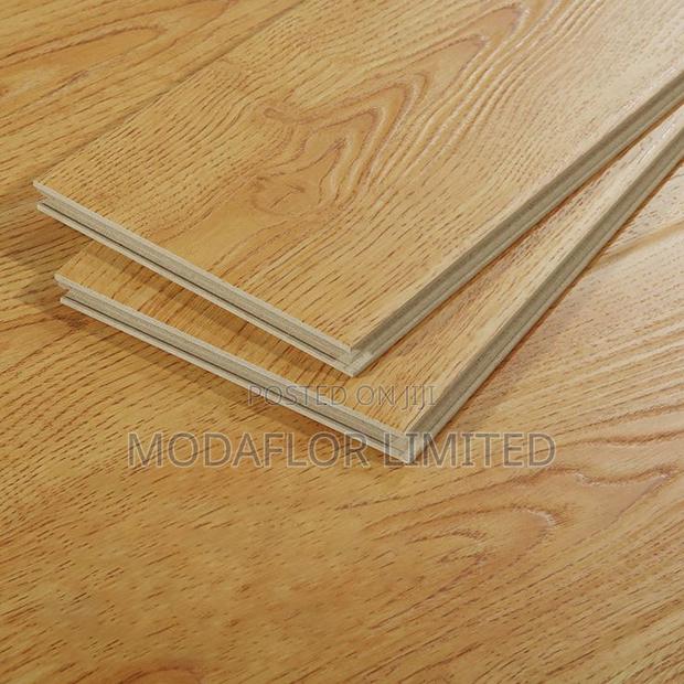 Laminate Floor Boards for Modern Homes and Commercial Interiors Use