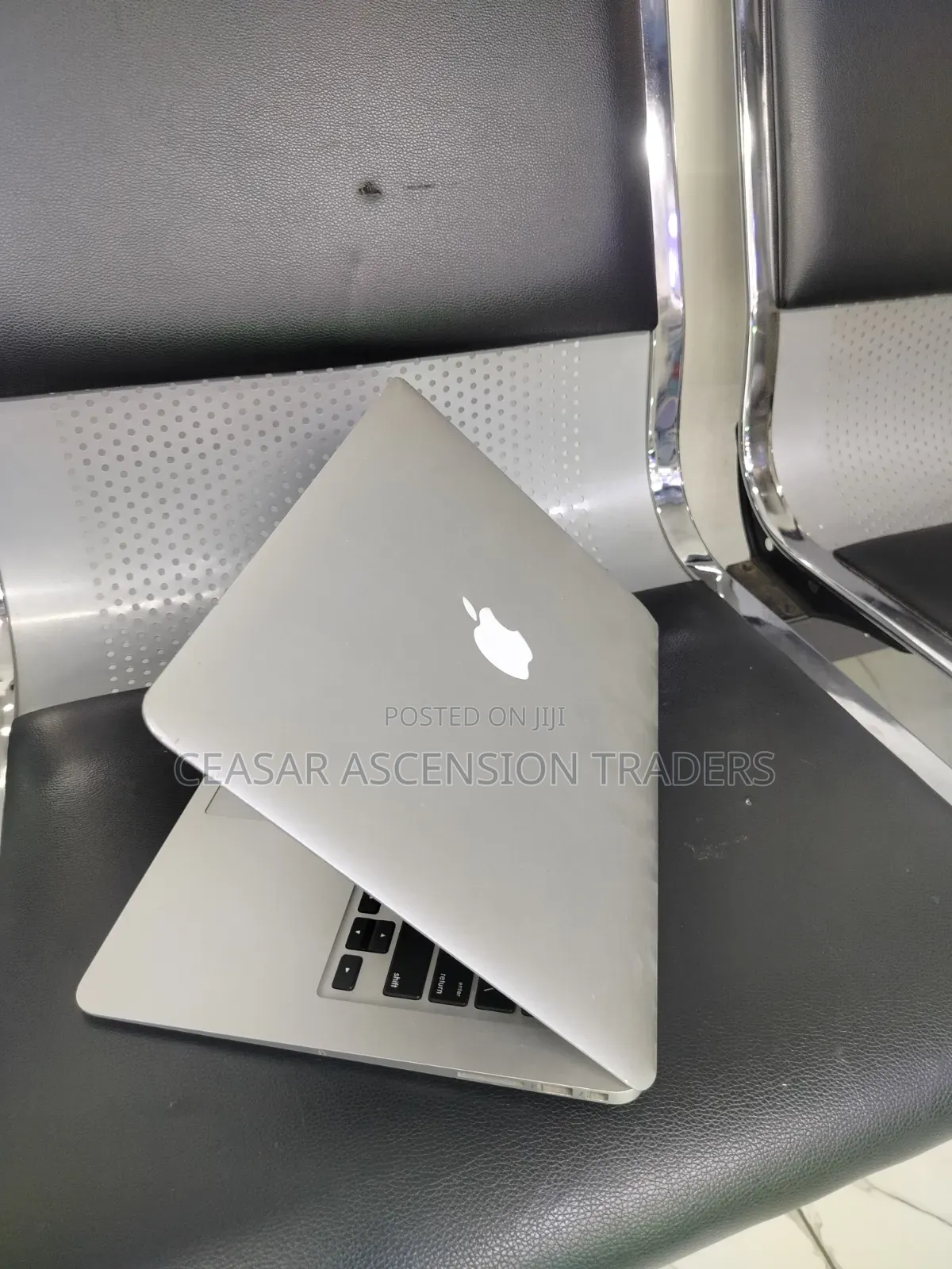 Laptop Apple MacBook Air 2011 4GB Intel Core i5 SSD 128GB