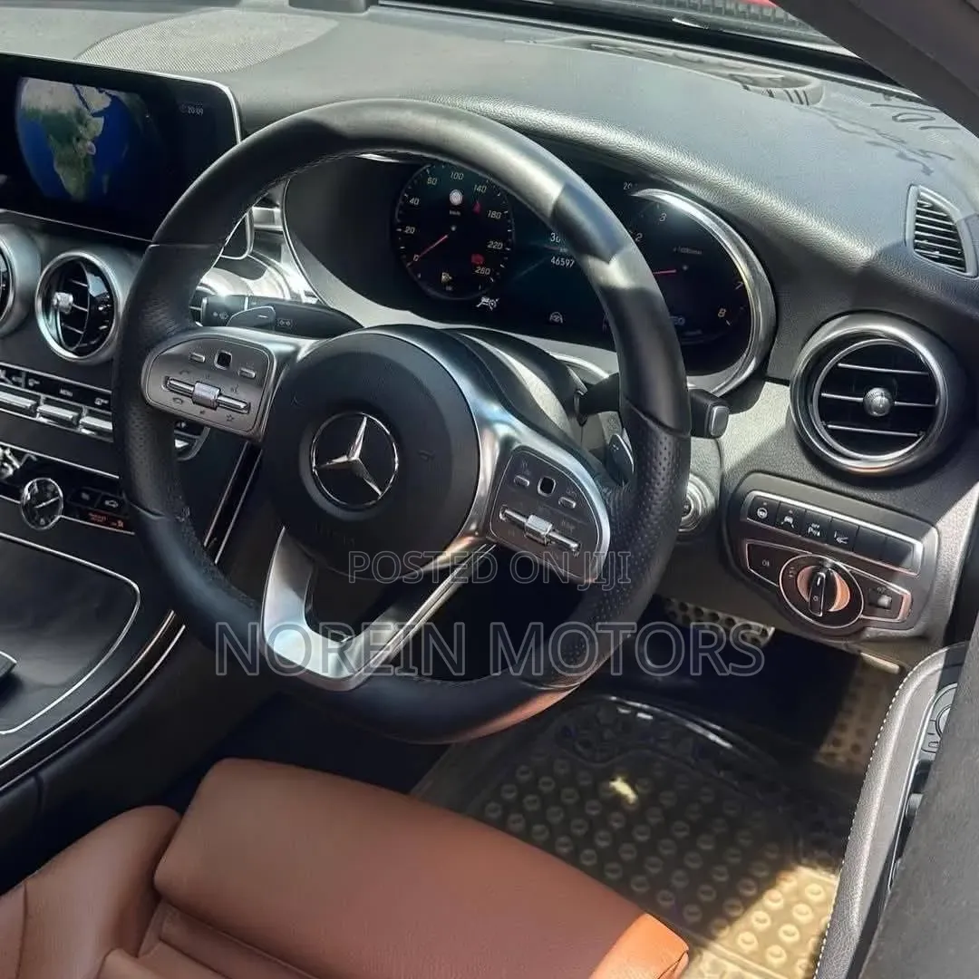 Mercedes-Benz C200 2019 Red