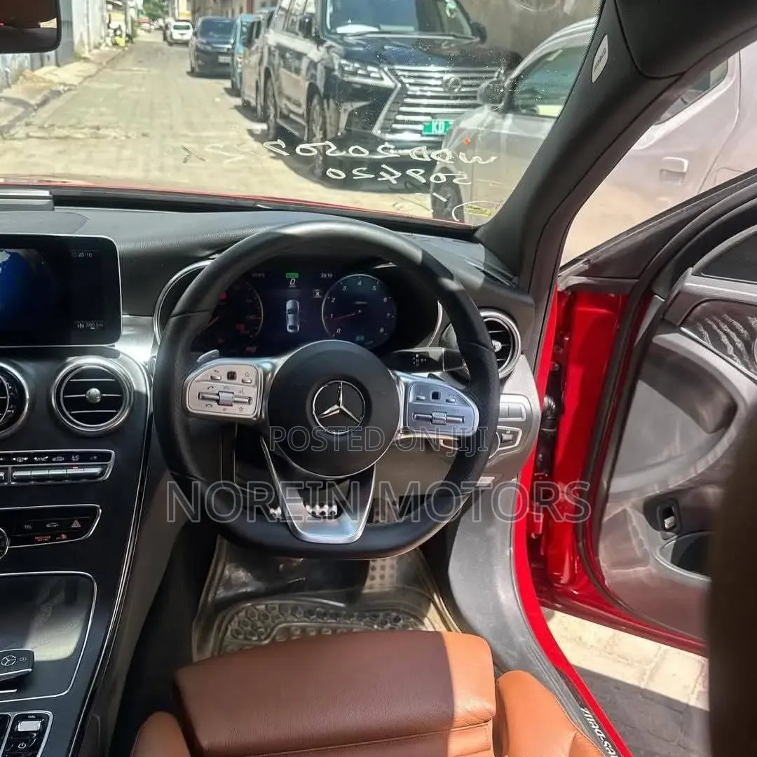 Mercedes-Benz C200 2019 Red