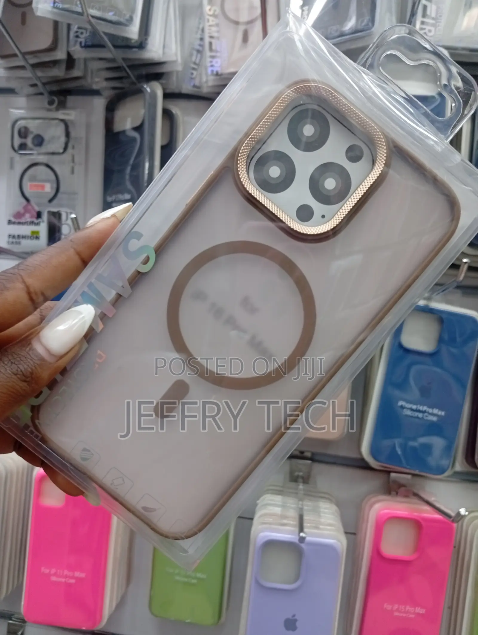 Joko iPhone 15 Pro Max Roblox Lens Magsafe Stand Cover in Pudra.