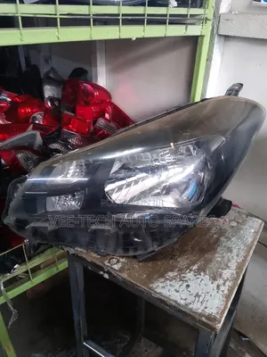 Toyota Vitz 2014 52-69 Headlight