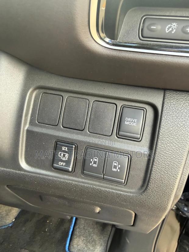 Nissan Serena 2019 Black - thumbnail 6
