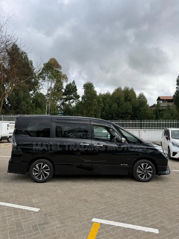 Nissan Serena 2019 Black - thumbnail 9