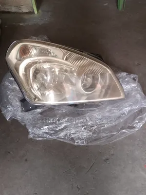 Nissan Dualis Xenon Headlight