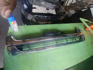 Toyota Hiace 7l Front Grille Original Ex-Japan