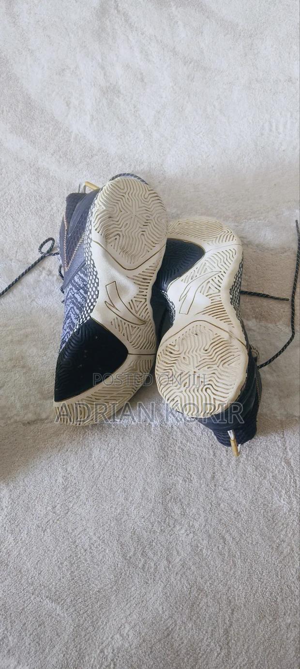 Basketball Shoes - thumbnail 2