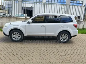 Subaru Forester 2012 Pearl