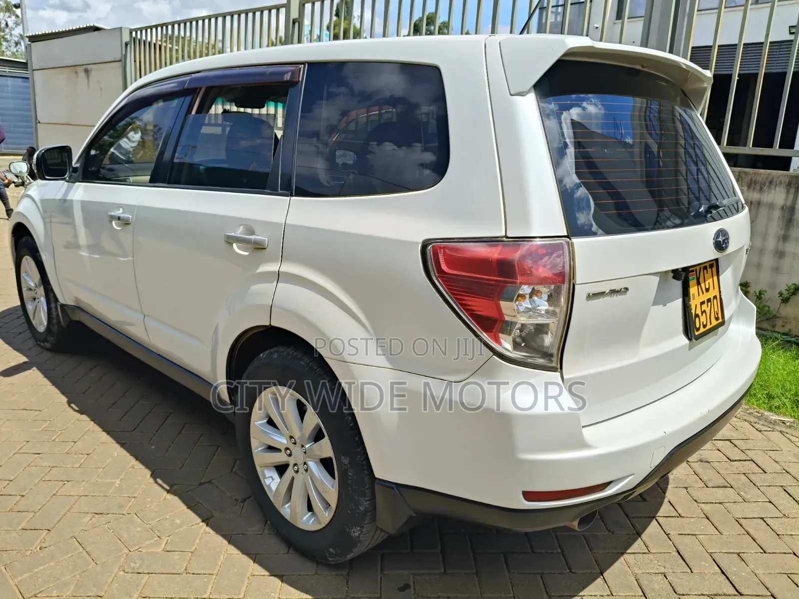 Subaru Forester 2012 Pearl