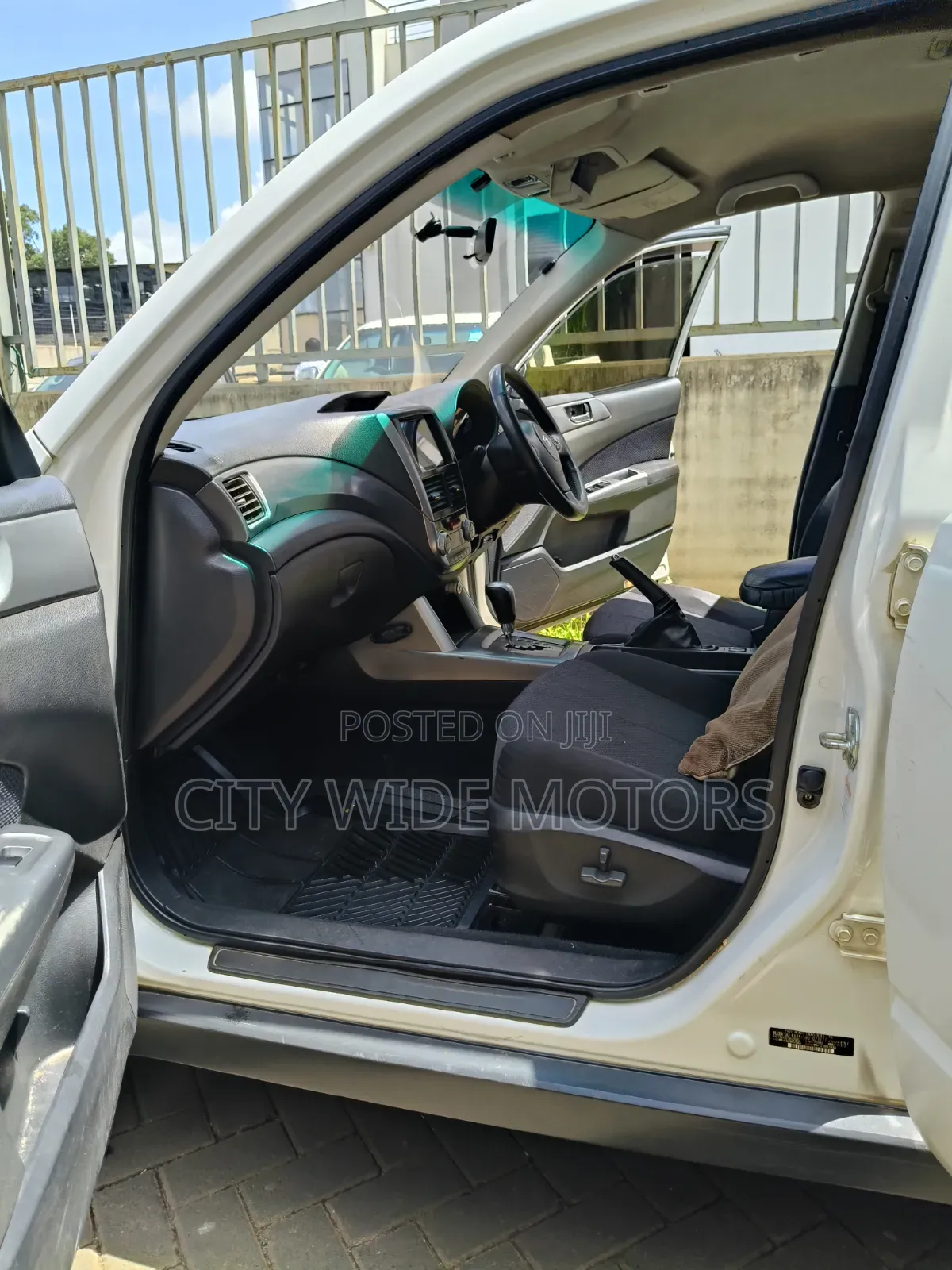 Subaru Forester 2012 Pearl