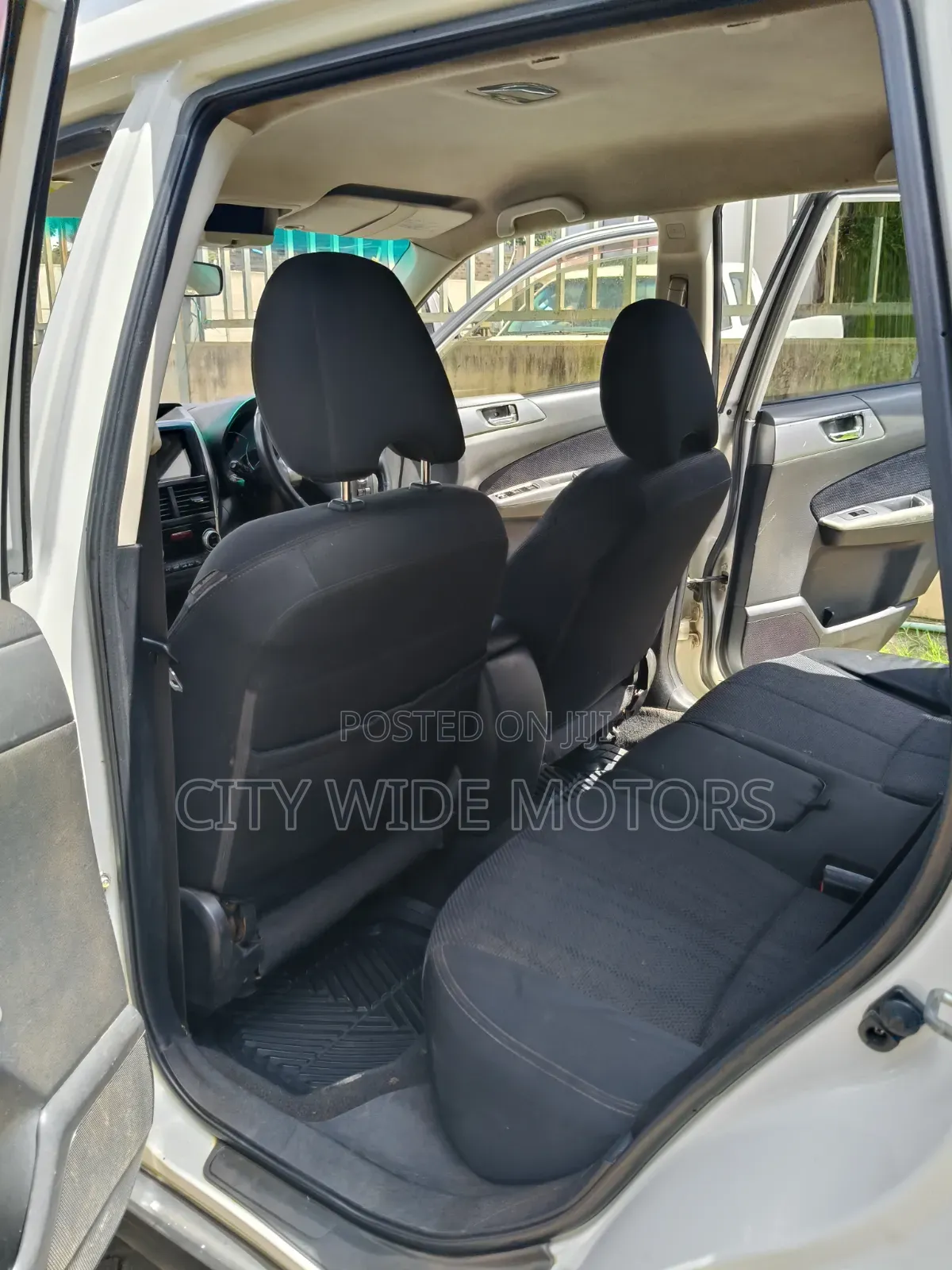 Subaru Forester 2012 Pearl