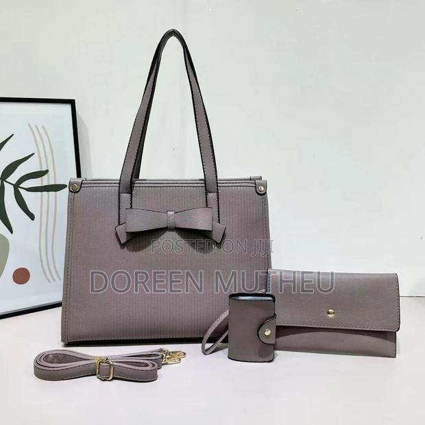 Elegant 3-in-1 Handbag Set – Classy Bowtie Design (Bag + Wallet+Pouch - thumbnail 4