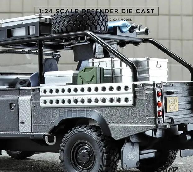 Scale 1:24 Defender 110 Die Cast in Kenya - thumbnail 3