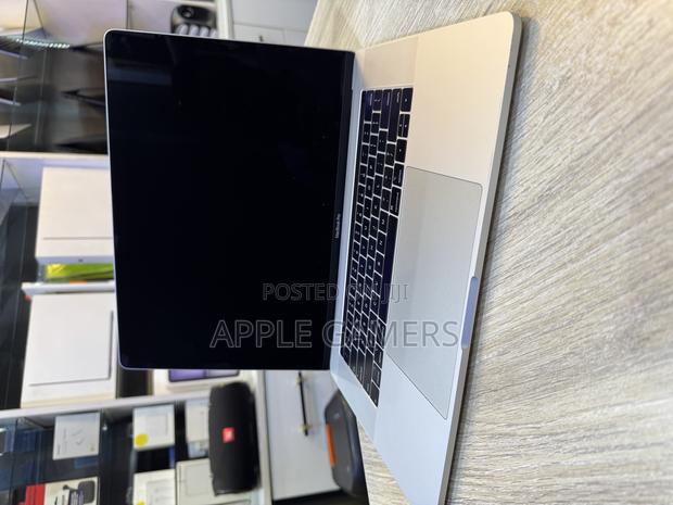 Laptop Apple MacBook Pro 2020 16GB Intel Core i5 SSD 512GB
