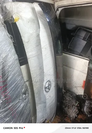 Toyota Hiace 7 L Bonnet