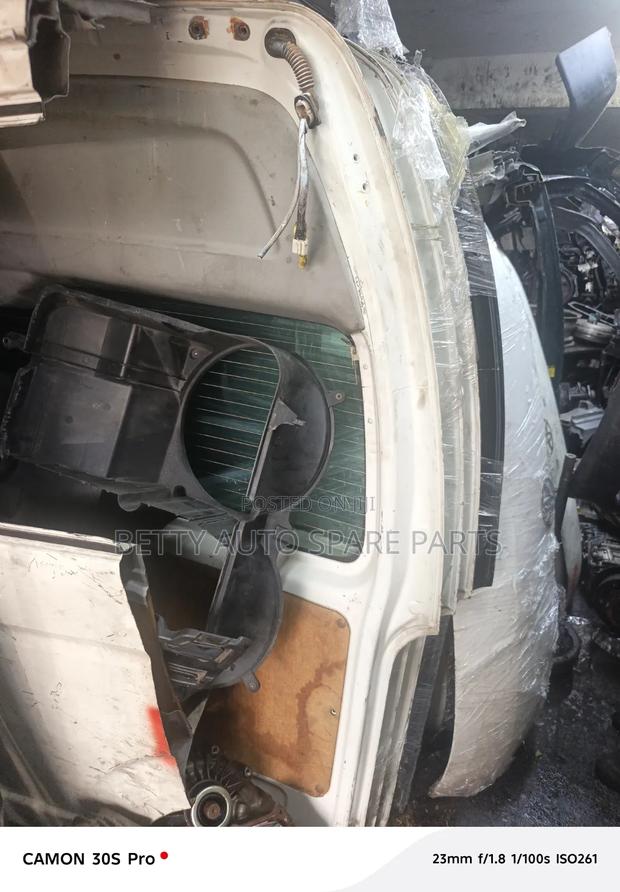 Toyota Hiace 9l Boot - thumbnail 2