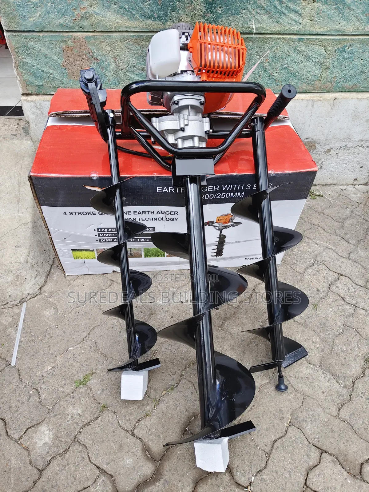 Petrol-Powered Earth Auger "4 - Stroke Engine"