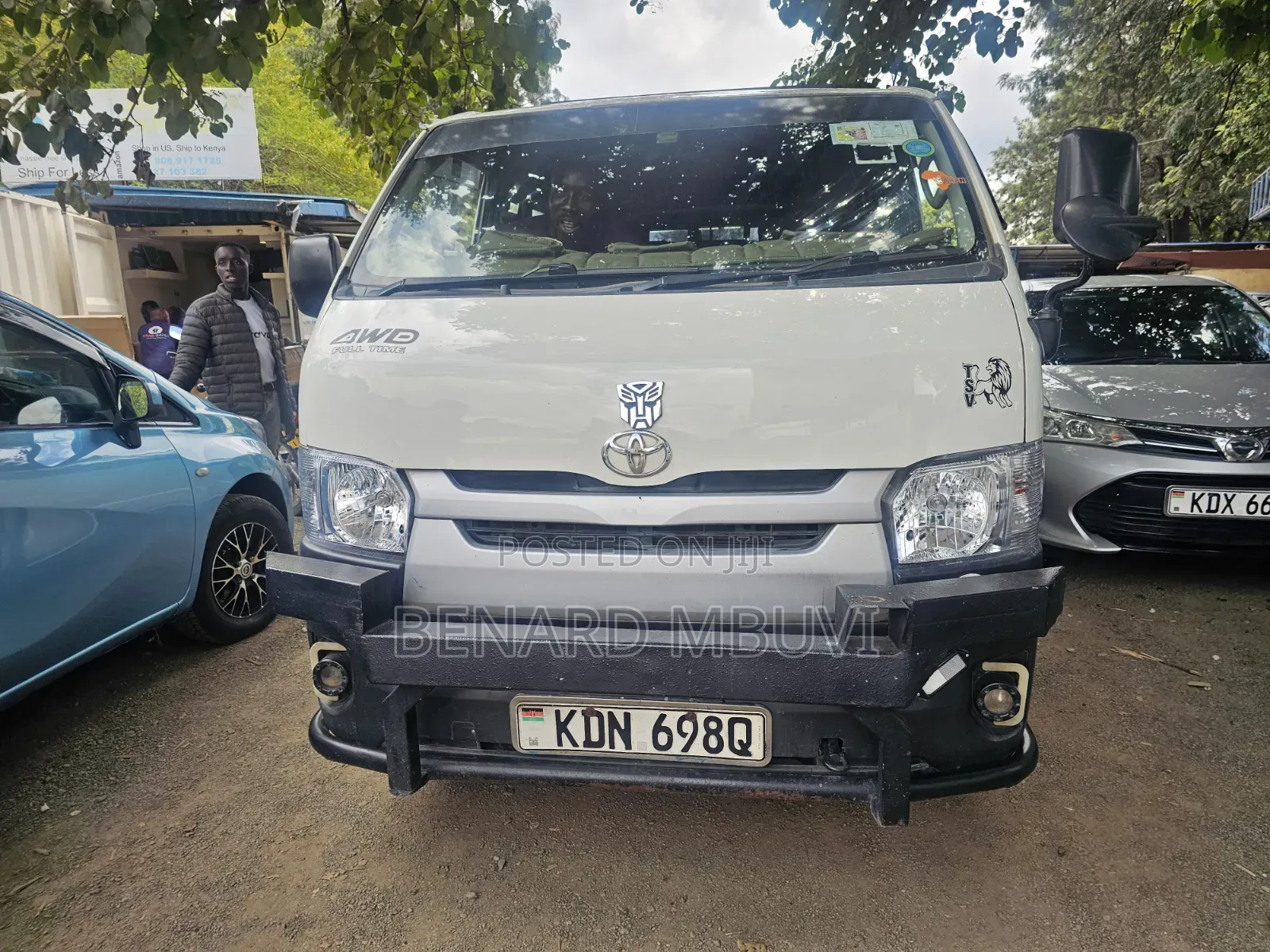 Toyota HiAce 2016 White