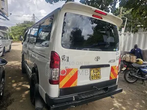 Toyota HiAce 2016 White