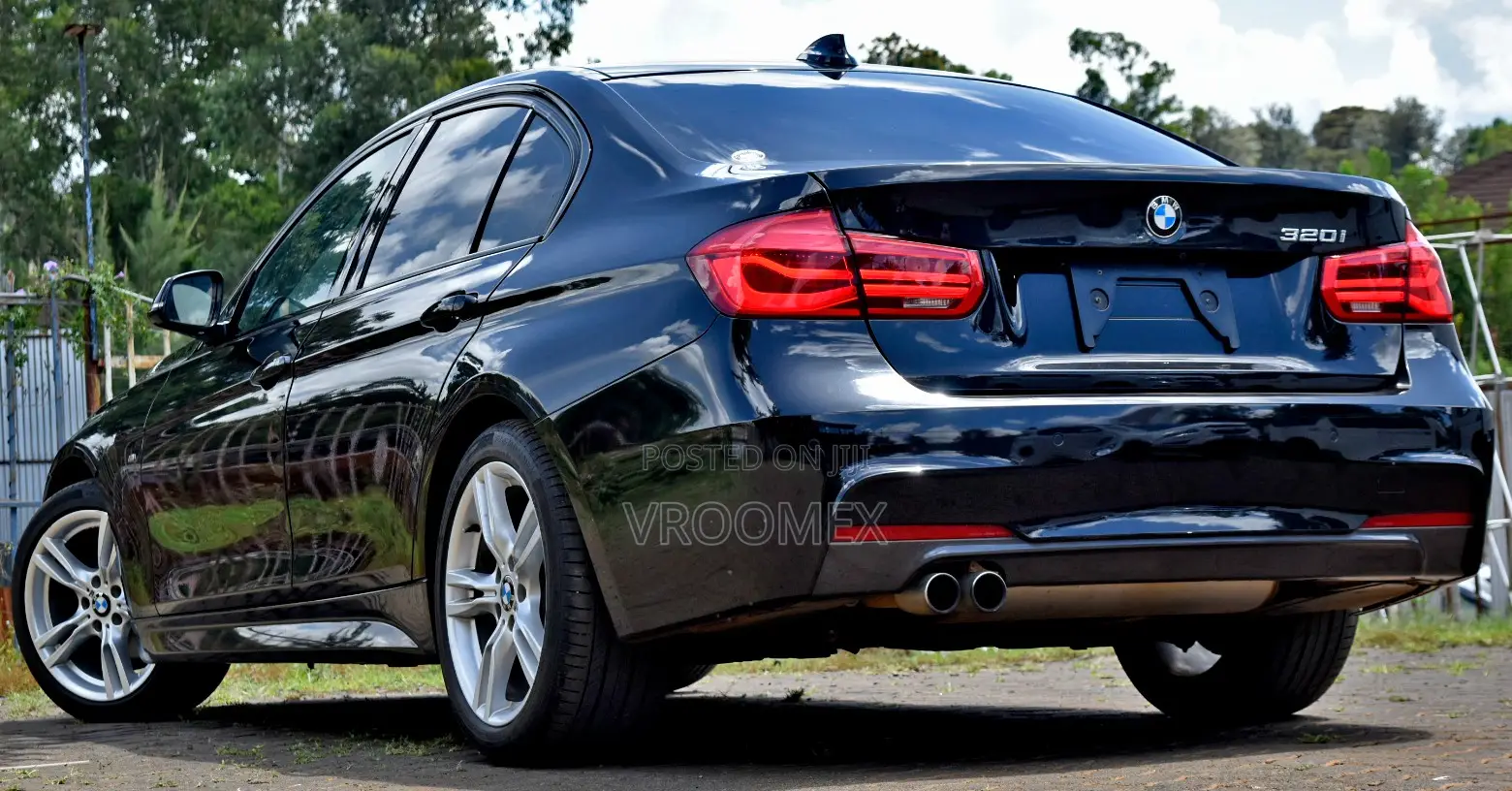 BMW 320i Sedan RWD 2017 Black