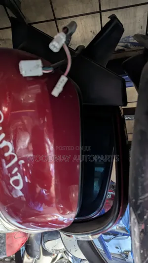 Toyota Rumion Sidemirror