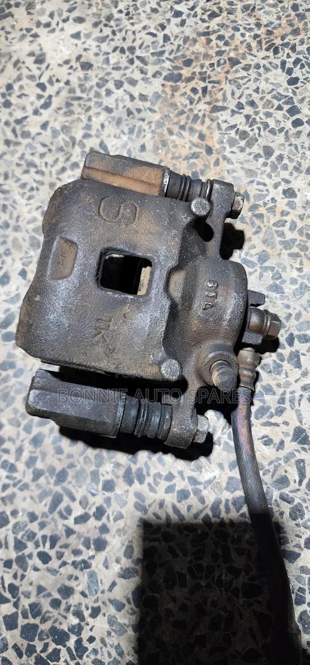 Suzuki Alto 2010 Front Brake Caliper