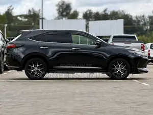 Toyota Harrier 2.0 Turbo 2019