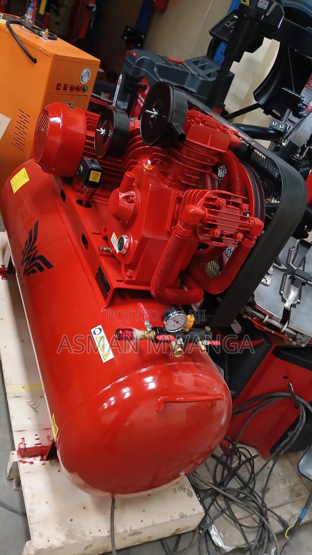 Heavy Duty Compressor Machine 300l