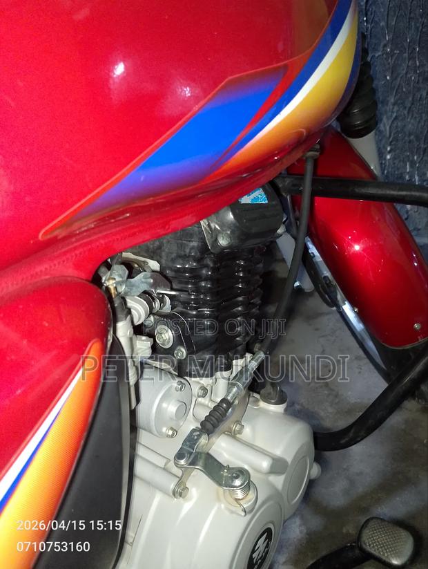Bajaj Boxer 125 2025 Red - thumbnail 2