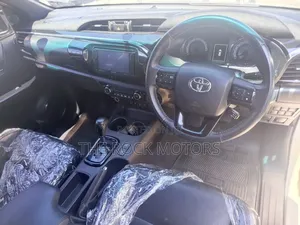 Toyota Hilux 2020 Gray