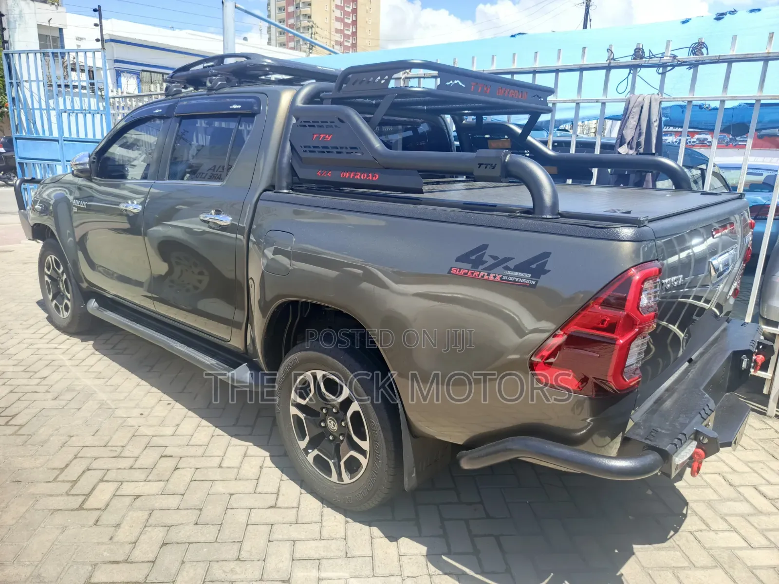 Toyota Hilux 2020 Gray