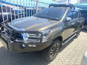 Toyota Hilux 2020 Gray