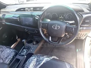 Toyota Hilux 2020 Gray