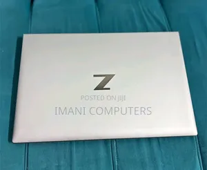 New Laptop HP ZBook Firefly G8 32GB Intel Core i7 SSD 256GB