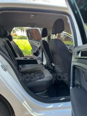 Volkswagen Golf TSI SE 4-Door FWD 2017 White